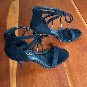 Lulu’s Black suede one strap, 4” heel. Women’s size 10.